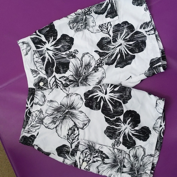 Shorts - Picture 1 of 3